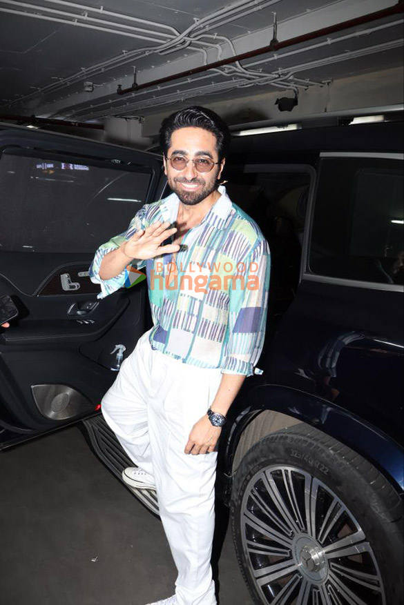 photos ayushmann khurrana sonu sood sobhita dhulipala and aayush sharma snapped at the airport 5