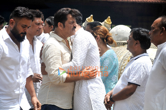 photos celebs attend ankita lokhandes father funeral 4
