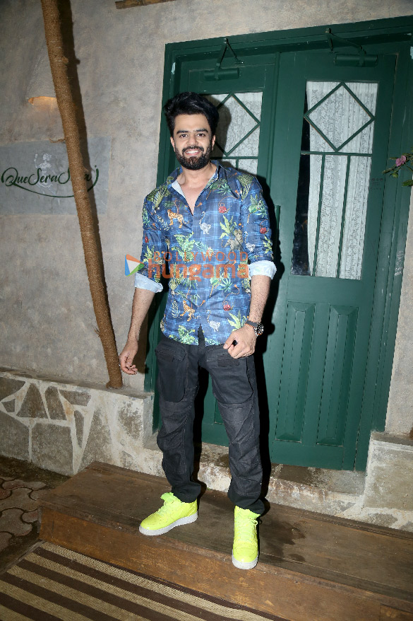 photos celebs attend maniesh pauls birthday bash 8