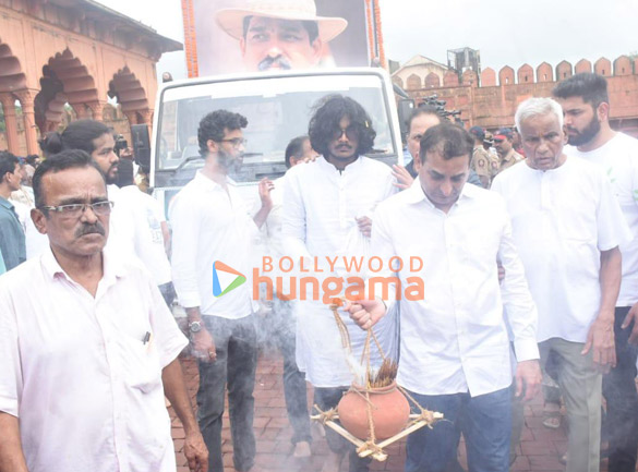photos celebs attend nitin chandrakant desais funeral 0112 5