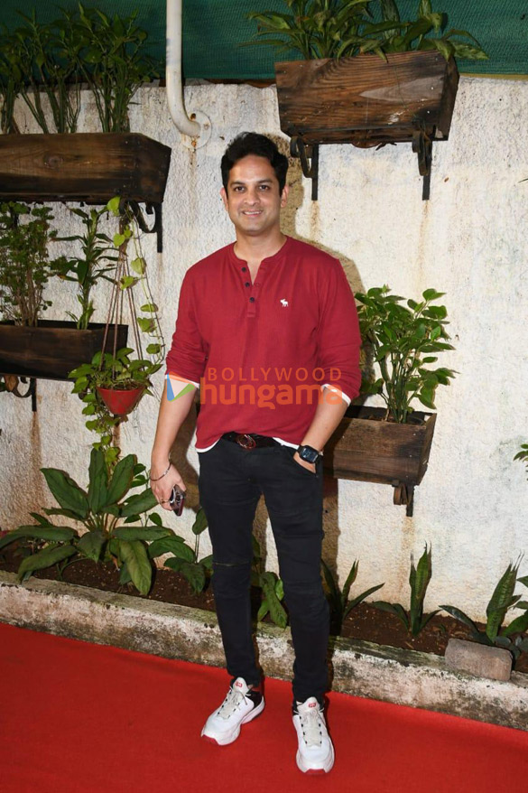 photos celebs grace the premiere of aakhri sach 20