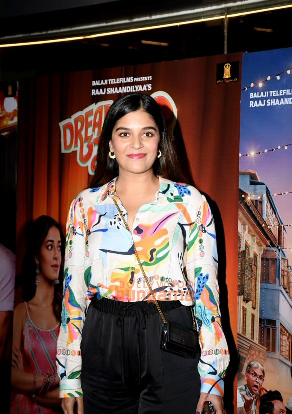 photos celebs grace the premiere of dream girl 2 15
