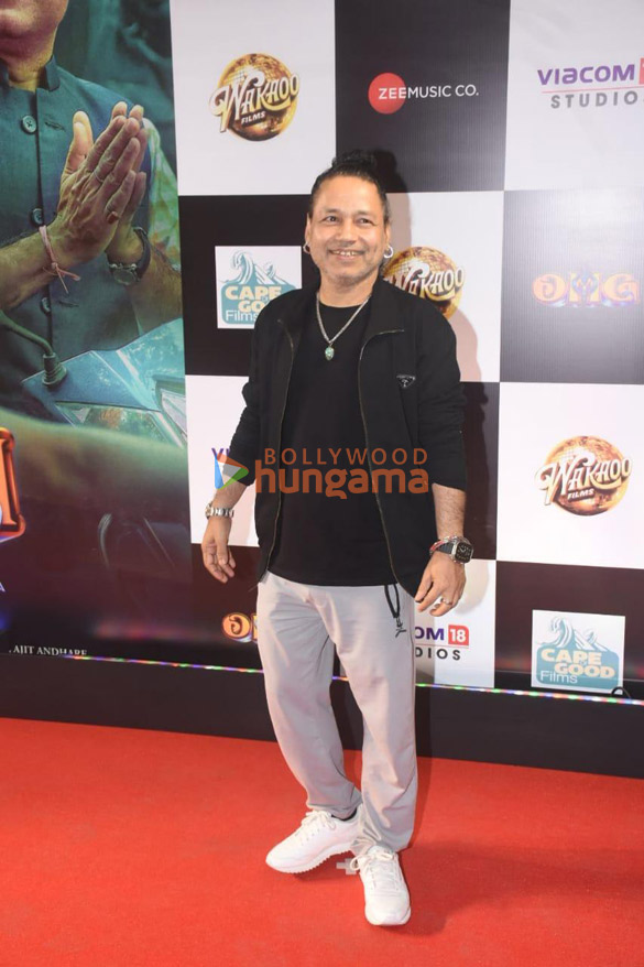 photos celebs grace the premiere of omg 2 79 6