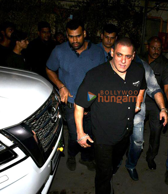photos celebs snapped at bastian in worli2 12