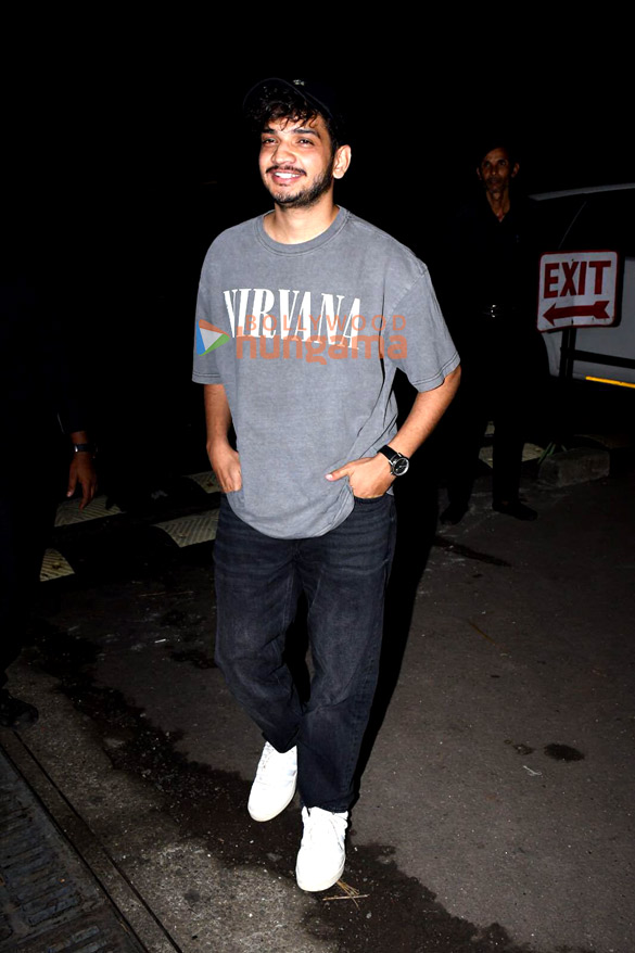 photos celebs snapped at bastian in worli2 8