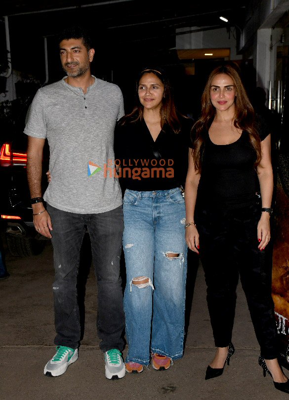 photos esha deol hosts gadar 2 screening 1