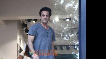 Photos: Fardeen Khan snapped with his family in Bandra