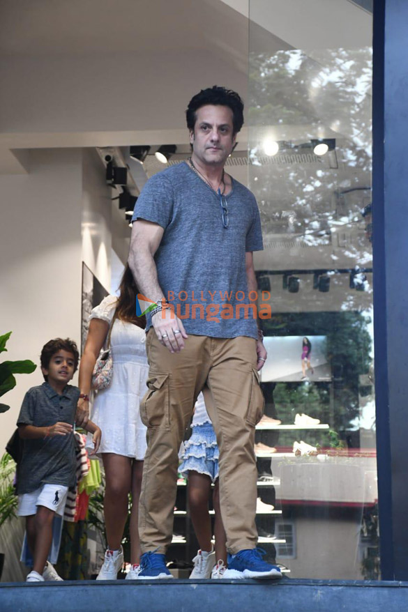 photos fardeen khan snapped with his family in bandra 2