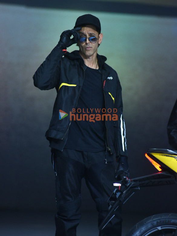 photos hrithik roshan snapped at a bike launch in delhi 7