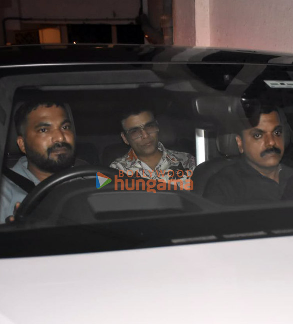 photos janhvi kapoor sara ali khan and karan johar snapped at manish malhotras house in bandra 3