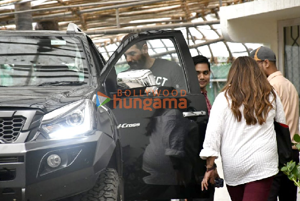 photos john abraham snapped at sunny super sound in juhu 2