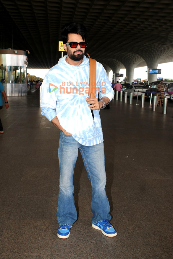 photos kajal aggarwal and maniesh paul snapped at the airport 4
