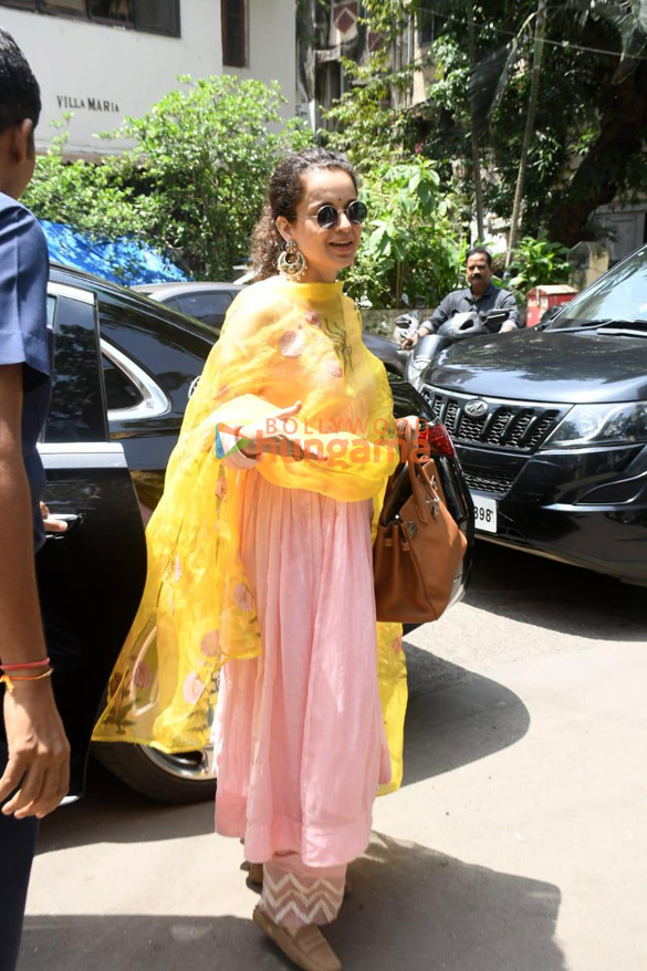 photos kangana ranaut snapped at mizu in bandra 2