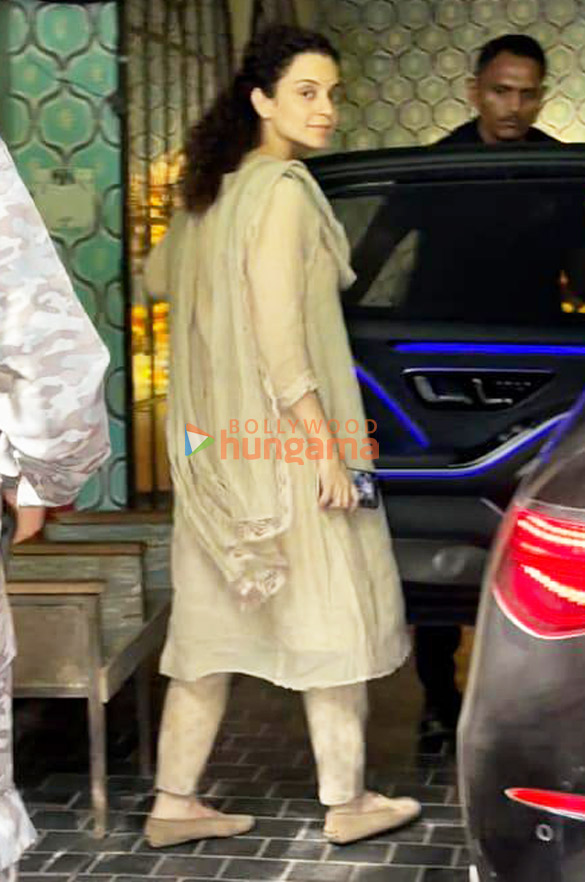 photos kangana ranaut snapped in bandra 2 6