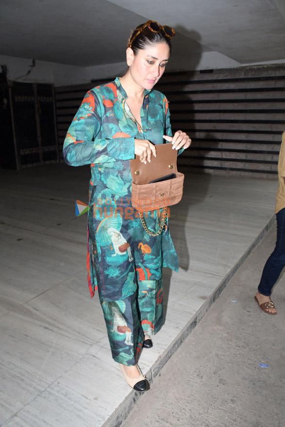 photos kareena kapoor khan snapped in khar 1 3