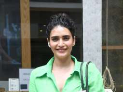 Photos: Karishma Tanna snapped outside Geetanjali salon in Juhu