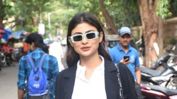 Photos: Mouni Roy snapped in Juhu