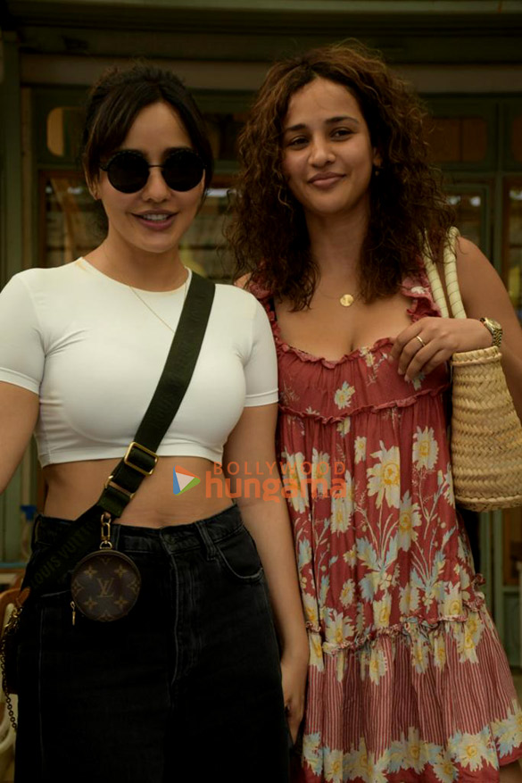 photos neha sharma and aisha sharma snapped in bandra 6