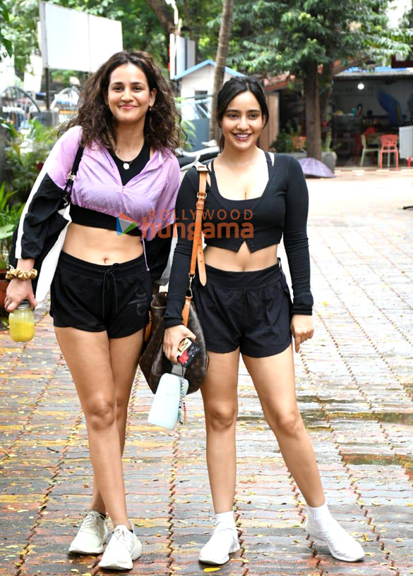 photos neha sharma and aisha sharma snapped outside the gym in bandra 4 13