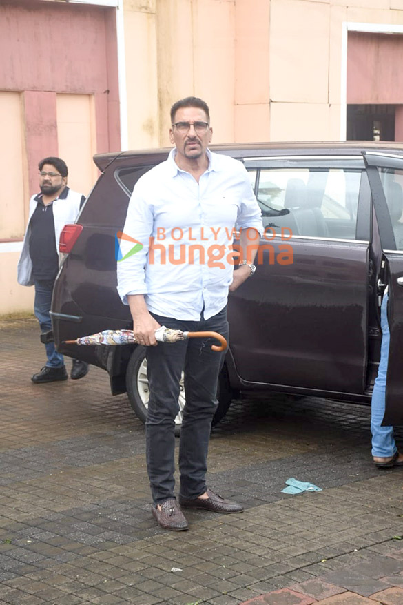 photos nitin chandrakant desais funeral 12
