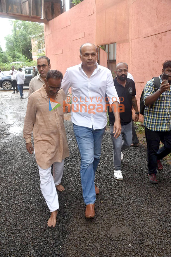 photos nitin chandrakant desais funeral 8