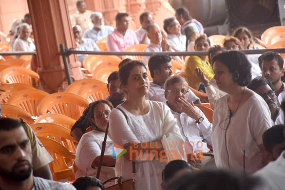 photos nitin chandrakant desais funeral 9