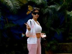 Photos: Nora Fatehi snapped at a dance class in Santacruz