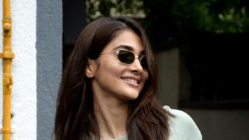 Photos: Pooja Hegde snapped in Khar