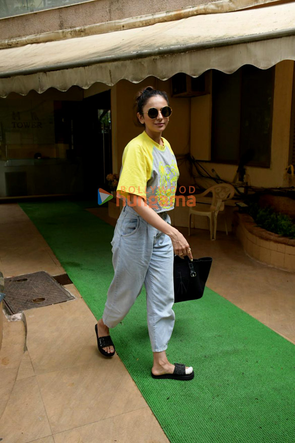 Photos: Rakul Preet Singh snapped in Bandra