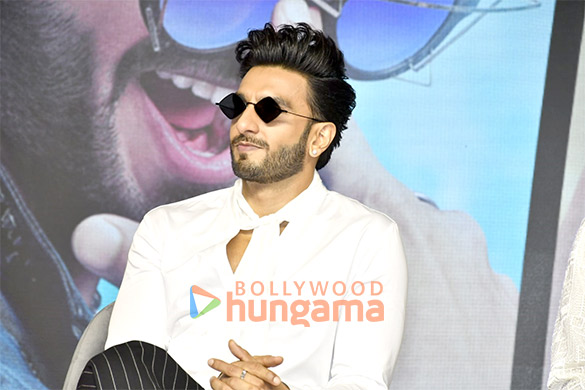 photos ranveer singh alia bhatt karan johar and dharmendra snapped promoting their film rocky aur rani kii prem kahaani 10 2