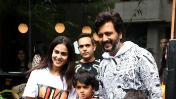 Photos: Riteish Deshmukh, Genelia D’Souza, Farhan Akhtar and Shibani Dandekar snapped at Mizu in Bandra