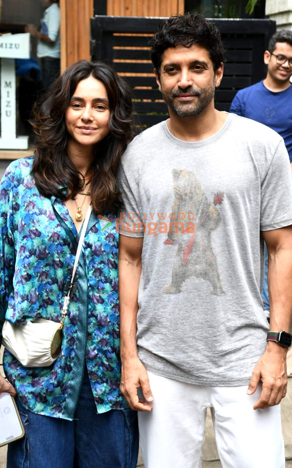 photos riteish deshmukh genelia dsouza farhan akhtar and shibani dandekar snapped at mizu in bandra 2
