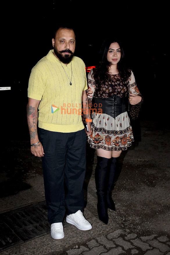 photos rohit roy raj kundra bunty walia and others snapped at bastian in worli 2