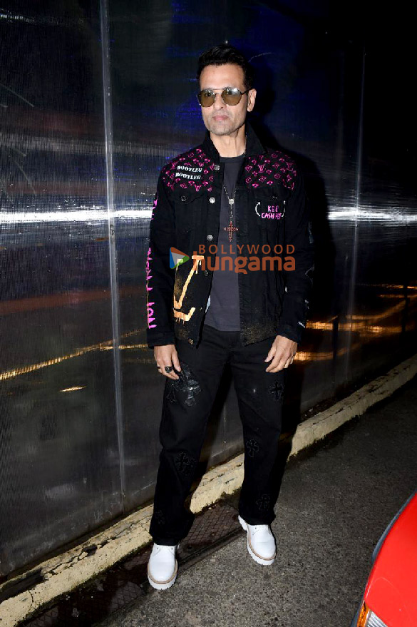 photos rohit roy raj kundra bunty walia and others snapped at bastian in worli 5