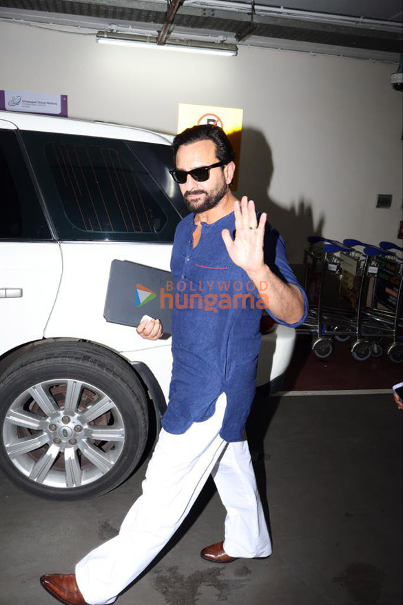photos saif ali khan and sunny leone snapped at the airport 5