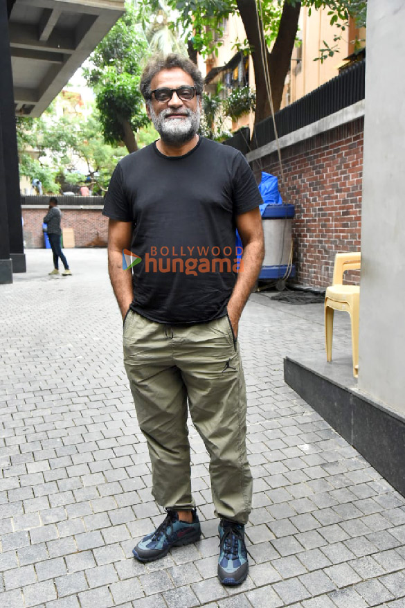 photos saiyami kher sachin tendulkar anjali tendulkar and r balki snapped at the special screening of film ghoomer 2
