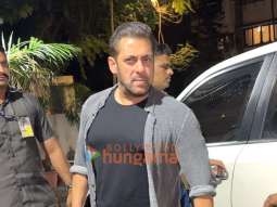 Photos: Salman Khan and Aayush Sharma snapped at Arbaaz Khan’s birthday bash