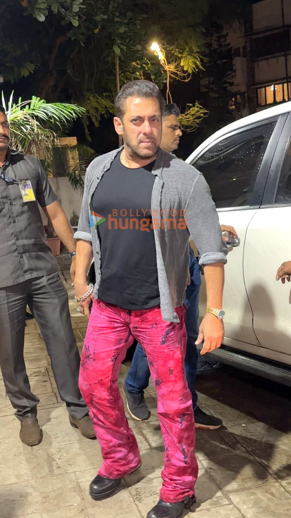 photos salman khan and aayush sharma snapped at arbaaz khans home for her birthday celebrations 1
