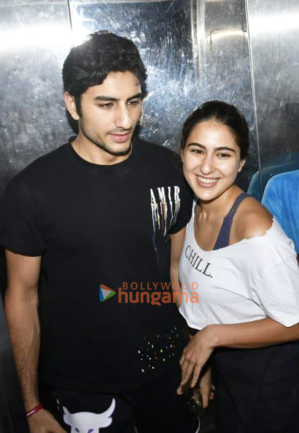photos sara ali khan and ibrahim ali khan snapped in juhu 3