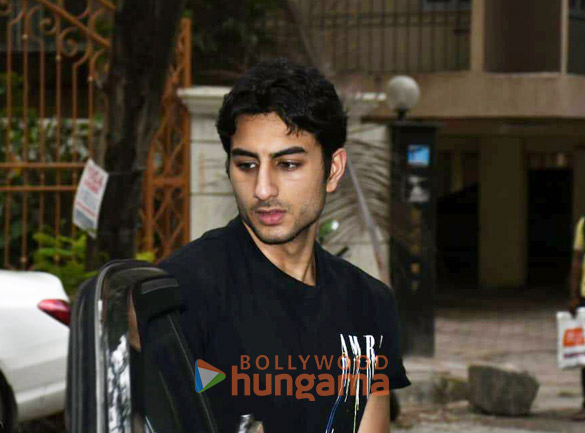photos sara ali khan and ibrahim ali khan snapped in juhu 4