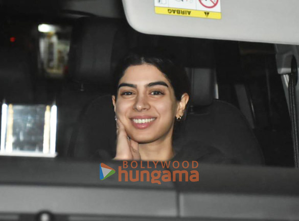 photos shanaya kapoor khushi kapoor and others snapped attending raksha bandhan party at rhea kapoors residence 3