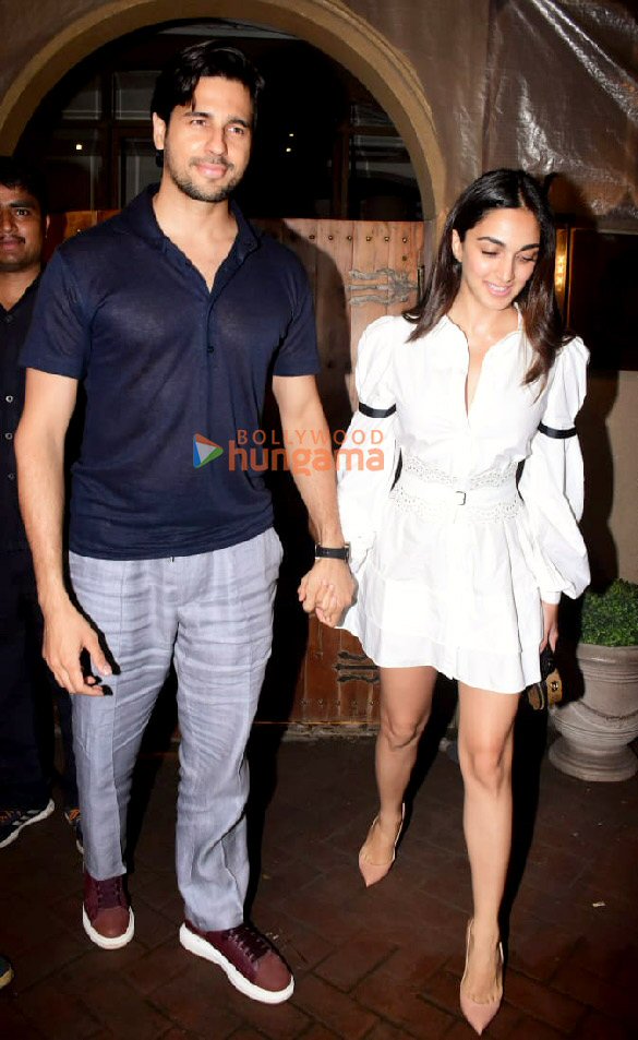 photos sidharth malhotra and kiara advani snapped in bandra 2