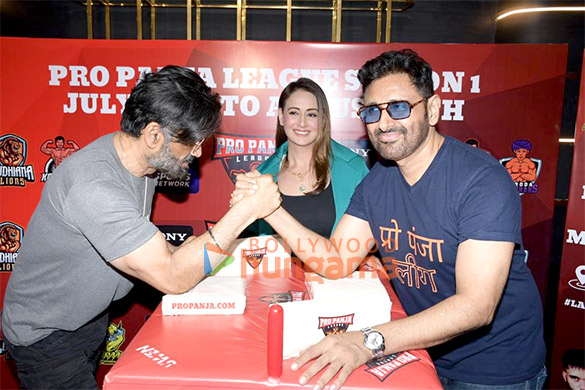 photos suniel shetty preeti jhangiani and parvin dabas attend the pro panja league press meet and greet 1