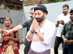 Photos: Sunny Deol spotted in Bandra