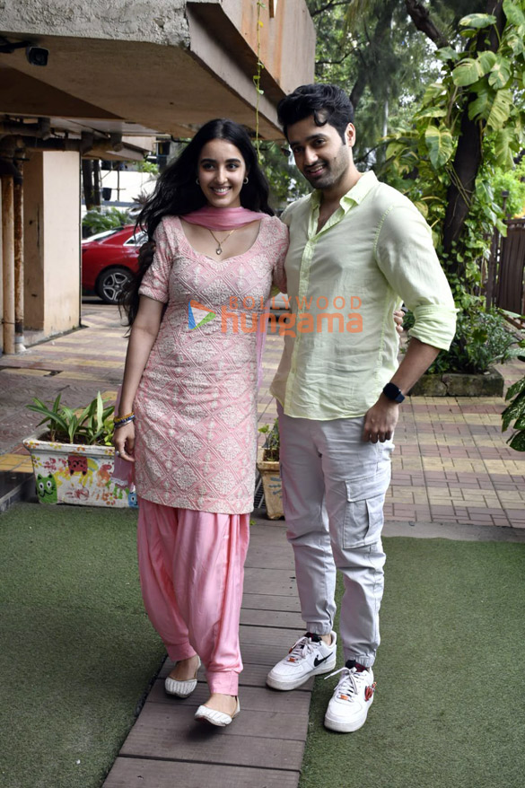 Photos Utkarsh Sharma And Simratt Kaur Randhawa Snapped During Gadar 2 ...