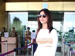 Photos: Vaani Kapoor, Vijay Varma and others snapped at the airport