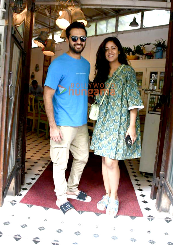 Photos: Vatsal Sheth and Ishita Dutta spotted at Fable cafe in Juhu Photos: Vatsal Sheth and Ishita Dutta spotted at Fable cafe in Juhu