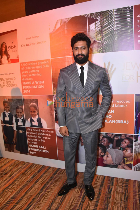 photos vicky kaushal graces the india international jewellery show premiere 2023 1