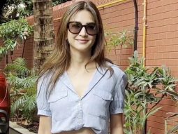 Picture perfect smile! Kriti Kharbanda poses for paps as she gets clicked