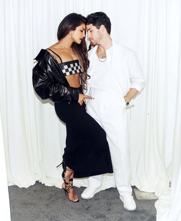 Priyanka Chopra Jonas in cropped bralette worth Rs.62K and black ankle length skirt is a treat for our Monday blues